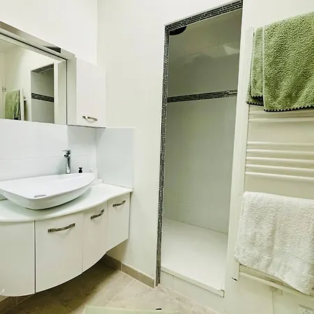 L'armada, Proche Gare, Lr139 *