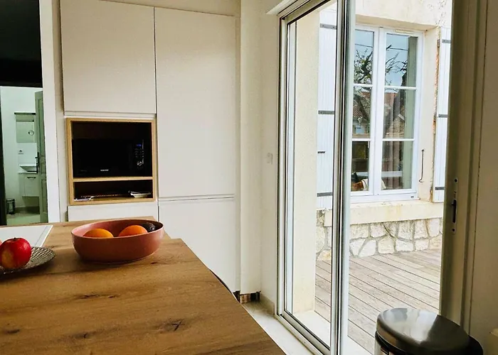 L'armada, Proche Gare, Lr139