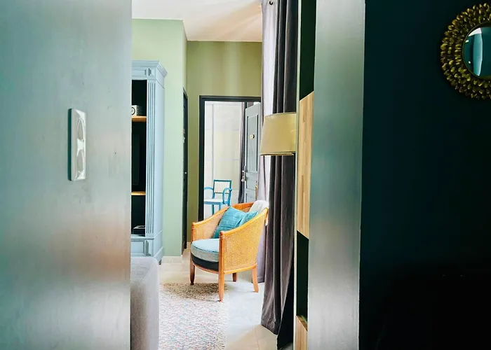 L'armada, Proche Gare, Lr139 La Rochelle (Charente-Maritime)