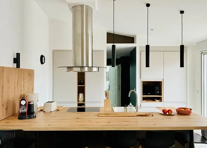 L'armada, Proche Gare, Lr139 La Rochelle (Charente-Maritime)