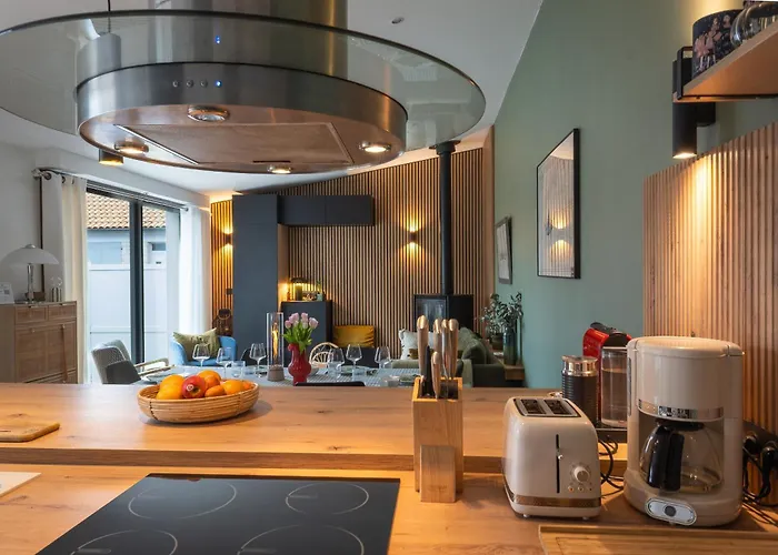 L'armada, Proche Gare, Lr139 * La Rochelle (Charente-Maritime)