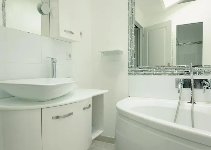 L'armada, Proche Gare, Lr139